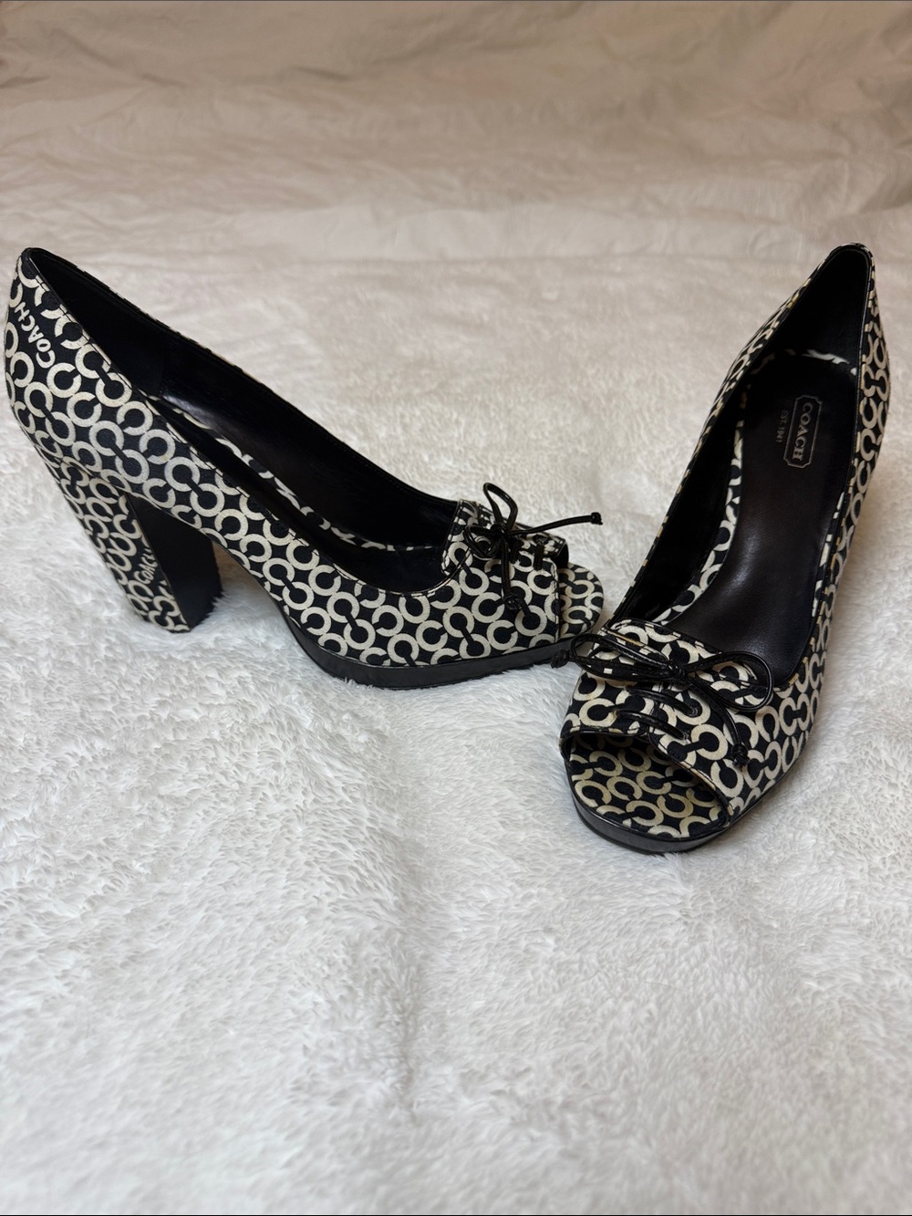 Coach Corey Signature Pumps Vintage 2009